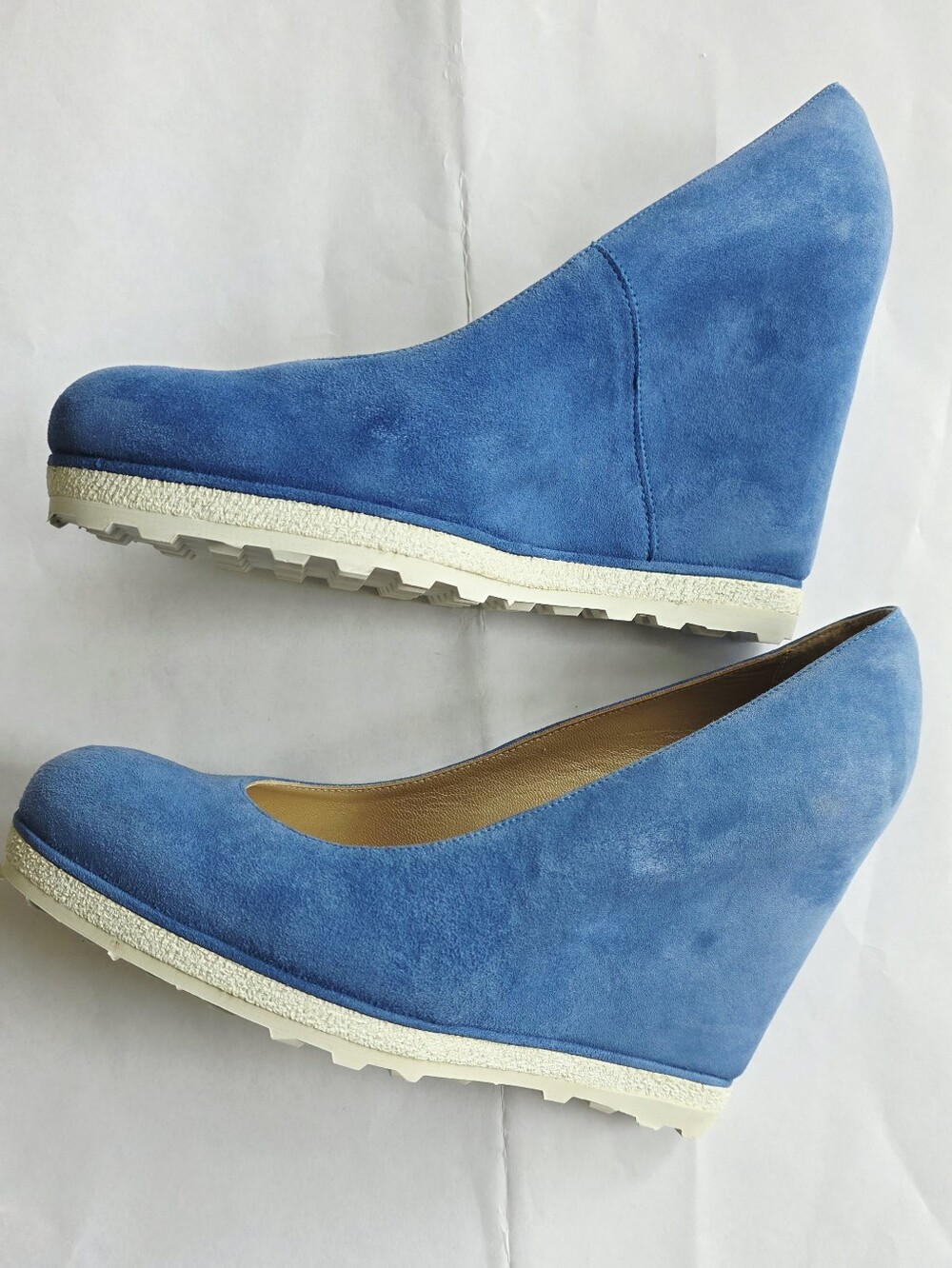 Stuart Weitzman Blue Suede Wedge Pumps 4.3" Size 7.5 W Made in Spain